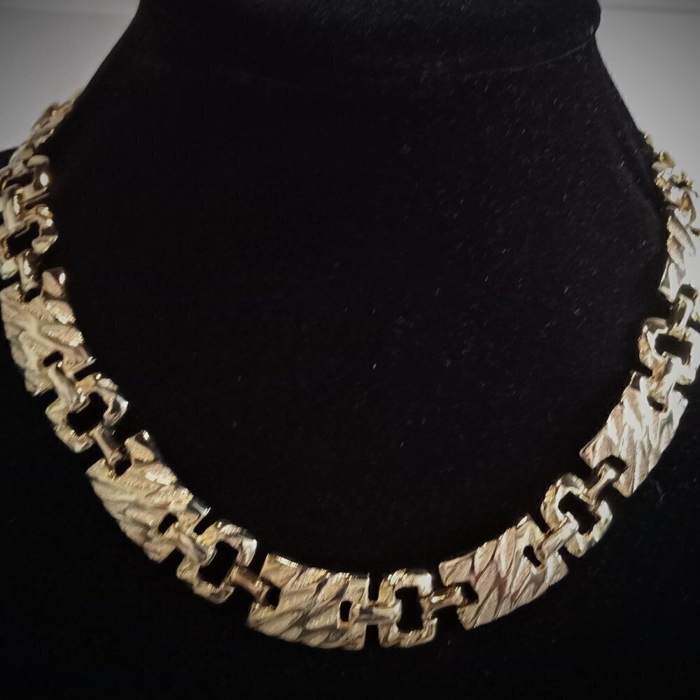 Satin & Polished Gold Finish Necklace